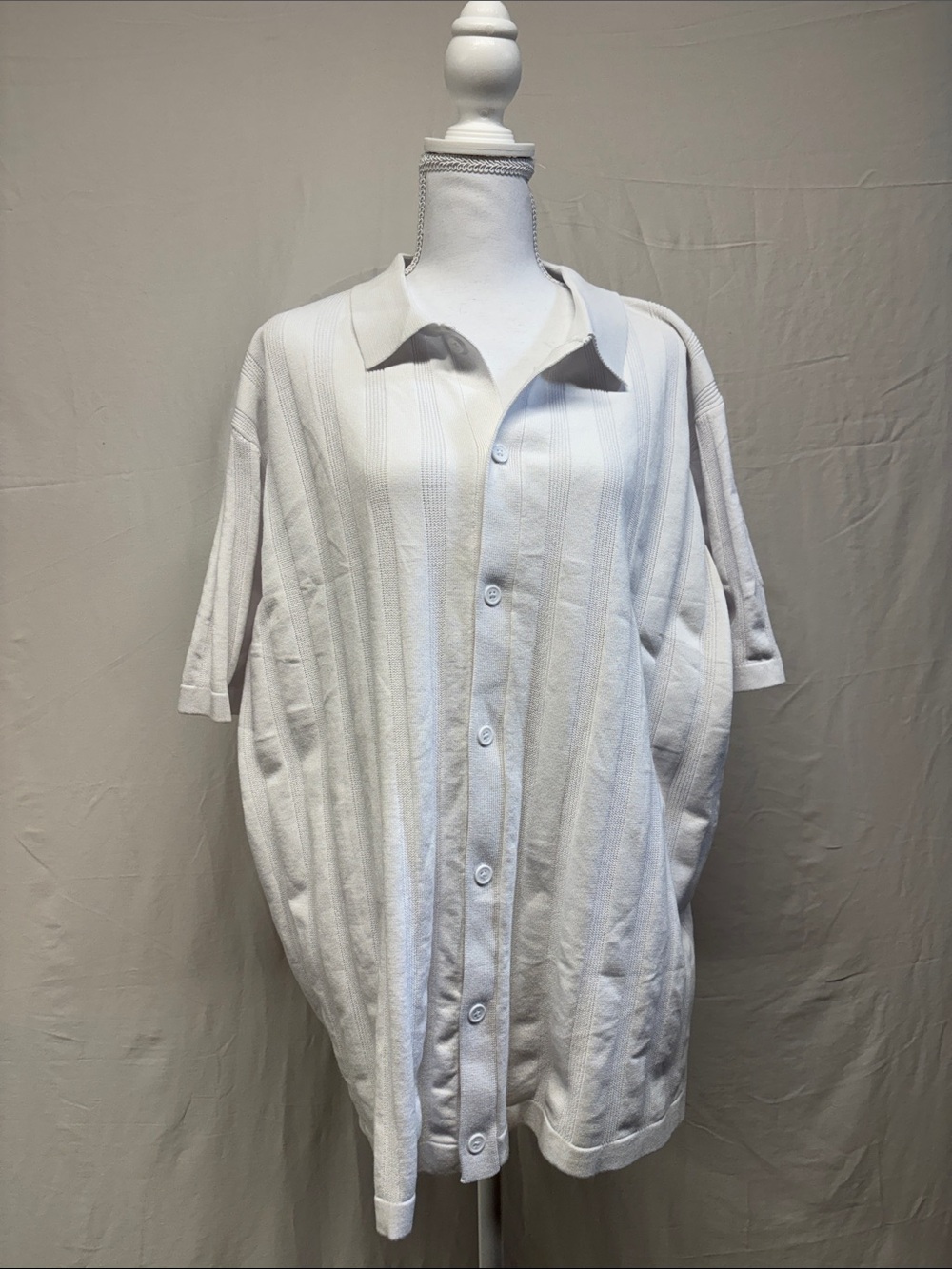 Men’s Relaxed White Button-Front Knit Cardigan